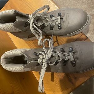 Women’s lace up boots size 8